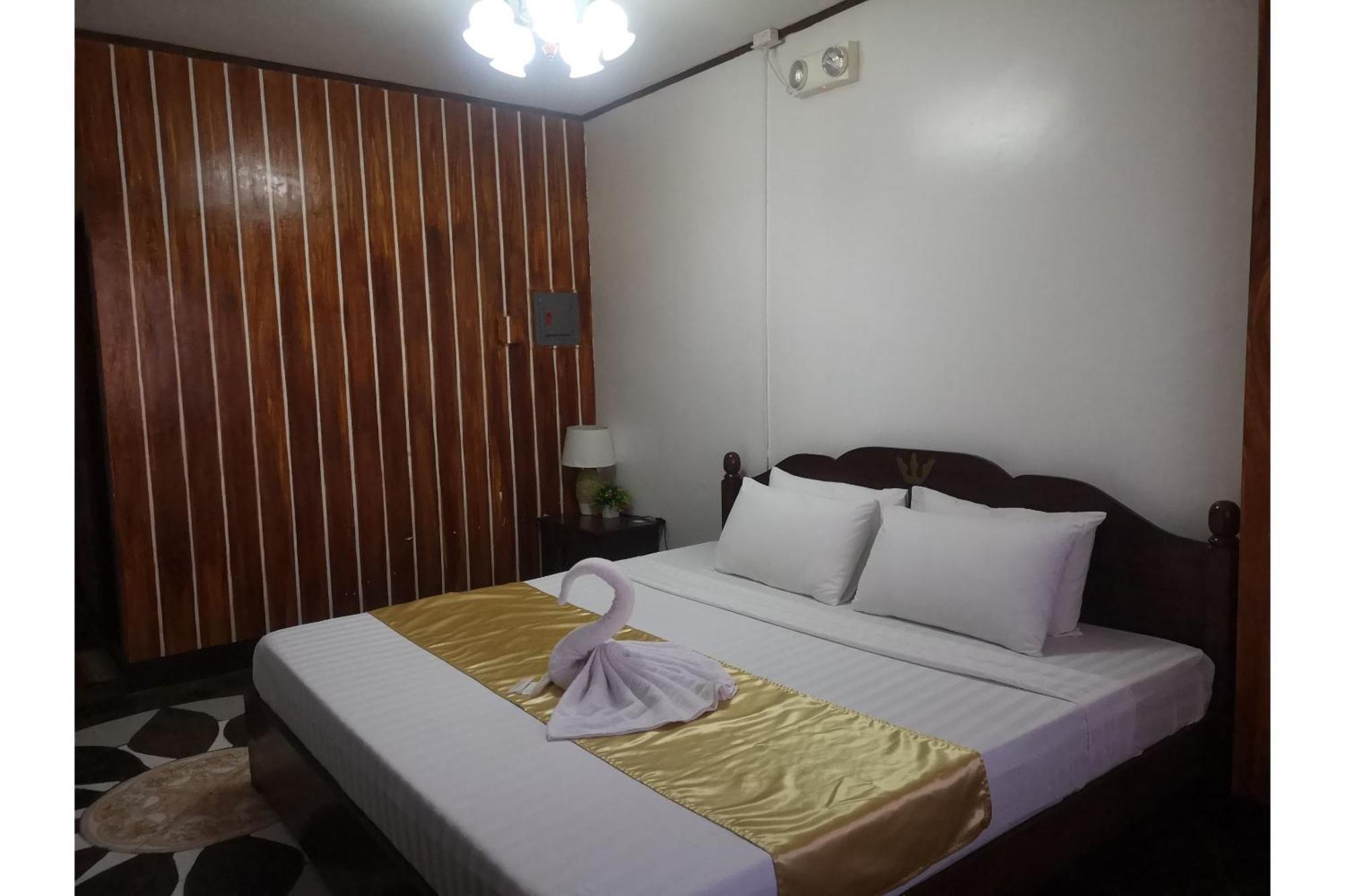 Oyo 880 Flores De Musa Inn بويرتو برينسيسا المظهر الخارجي الصورة