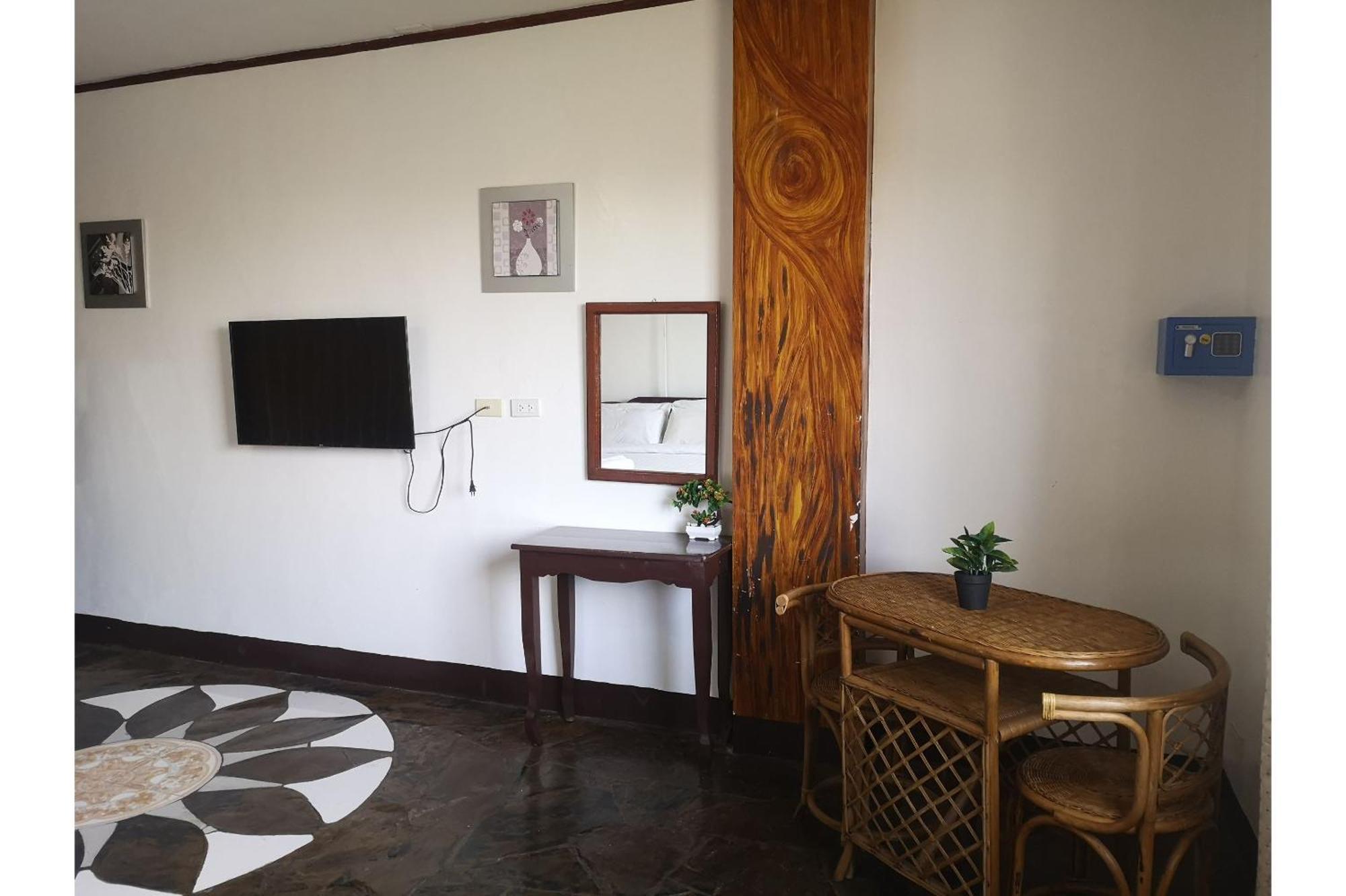 Oyo 880 Flores De Musa Inn بويرتو برينسيسا المظهر الخارجي الصورة