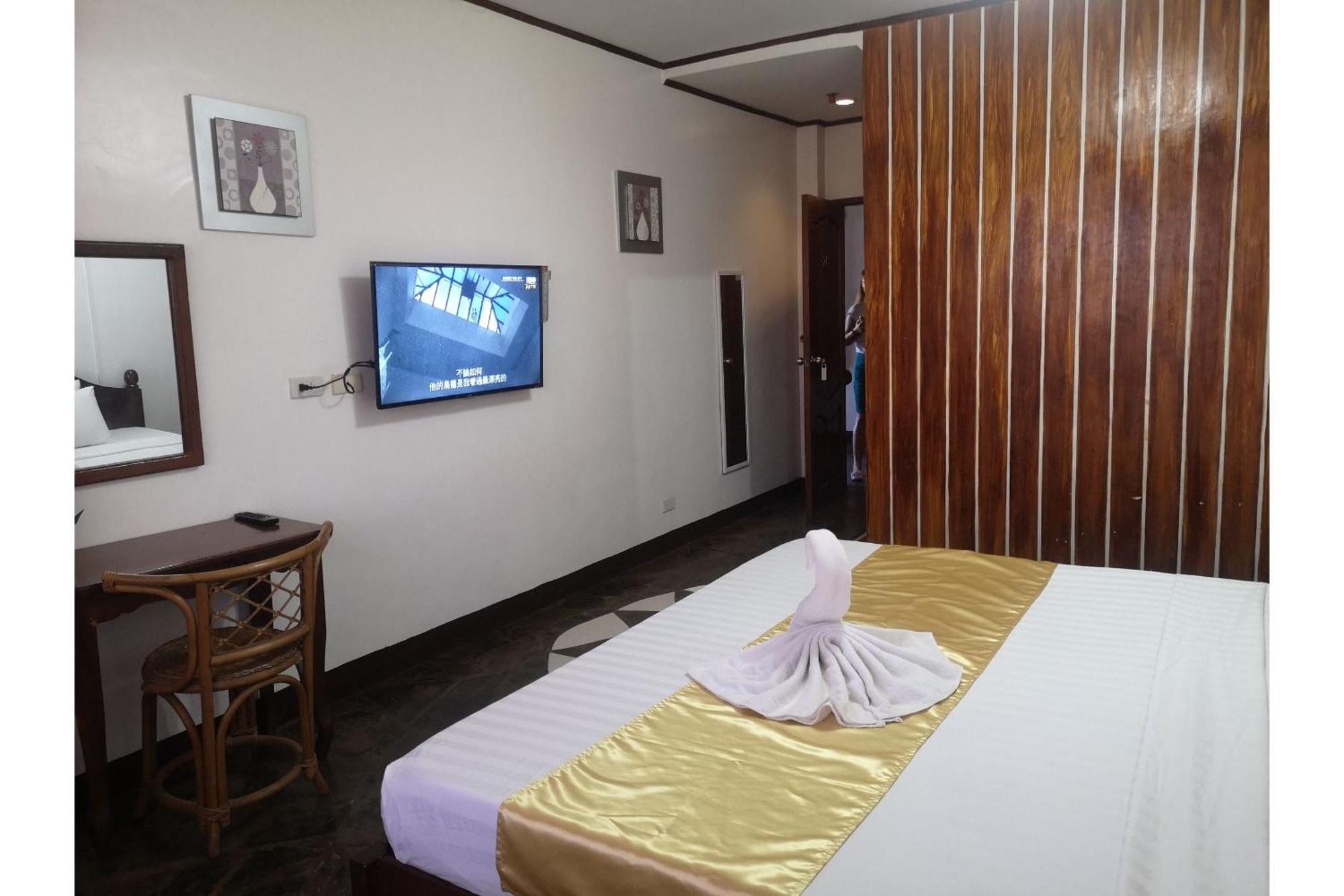Oyo 880 Flores De Musa Inn بويرتو برينسيسا المظهر الخارجي الصورة