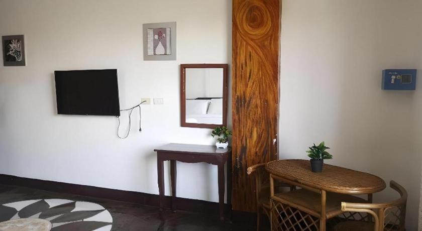 Oyo 880 Flores De Musa Inn بويرتو برينسيسا المظهر الخارجي الصورة
